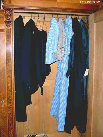 Kleiderschrank (Foto Dieter Kraß 2003)